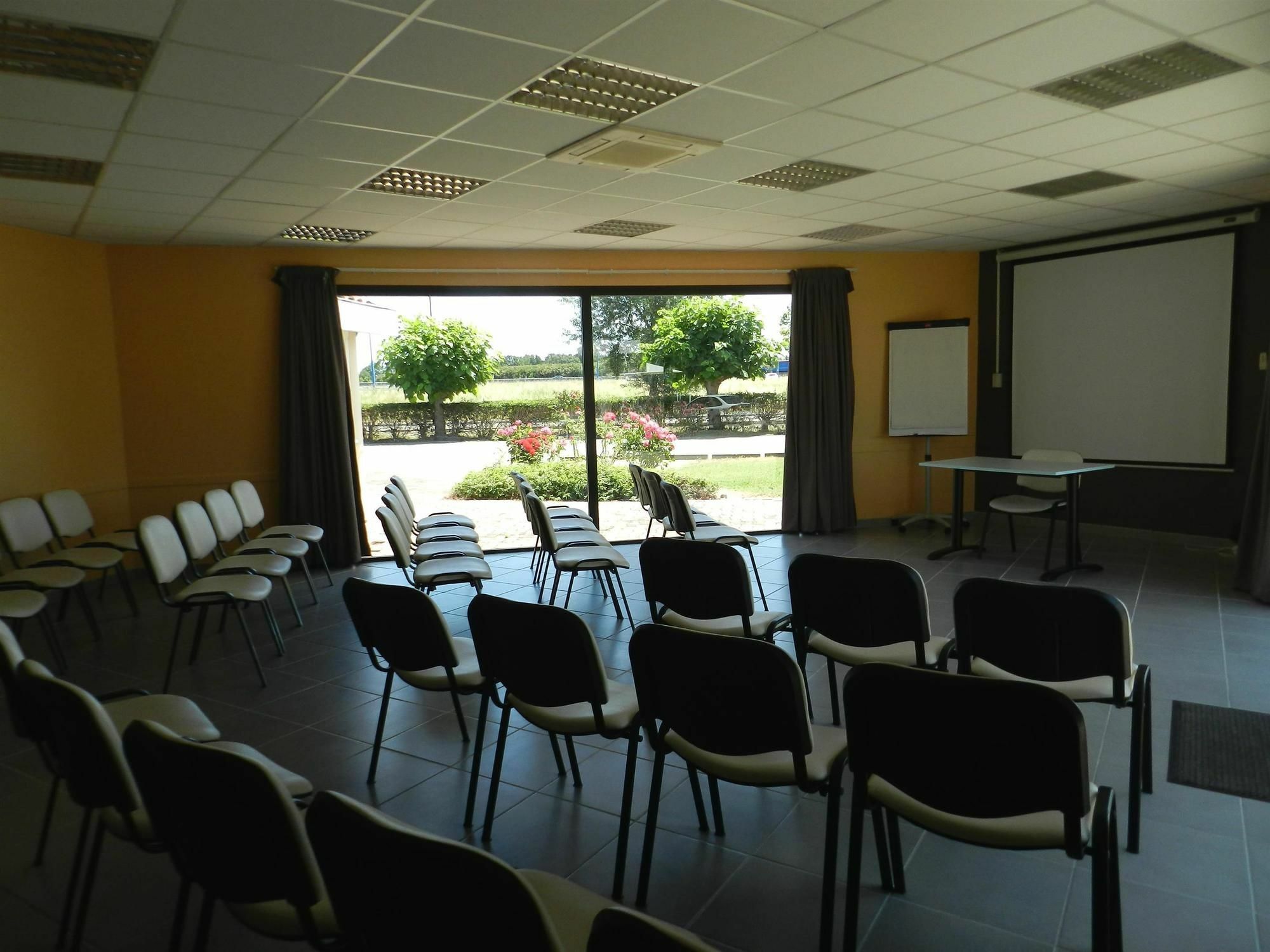 Hotel Kyriad Montauban Kinh doanh bức ảnh