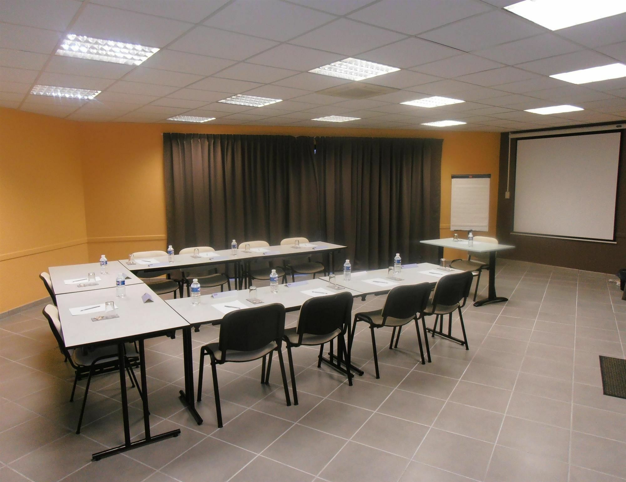 Hotel Kyriad Montauban Kinh doanh bức ảnh